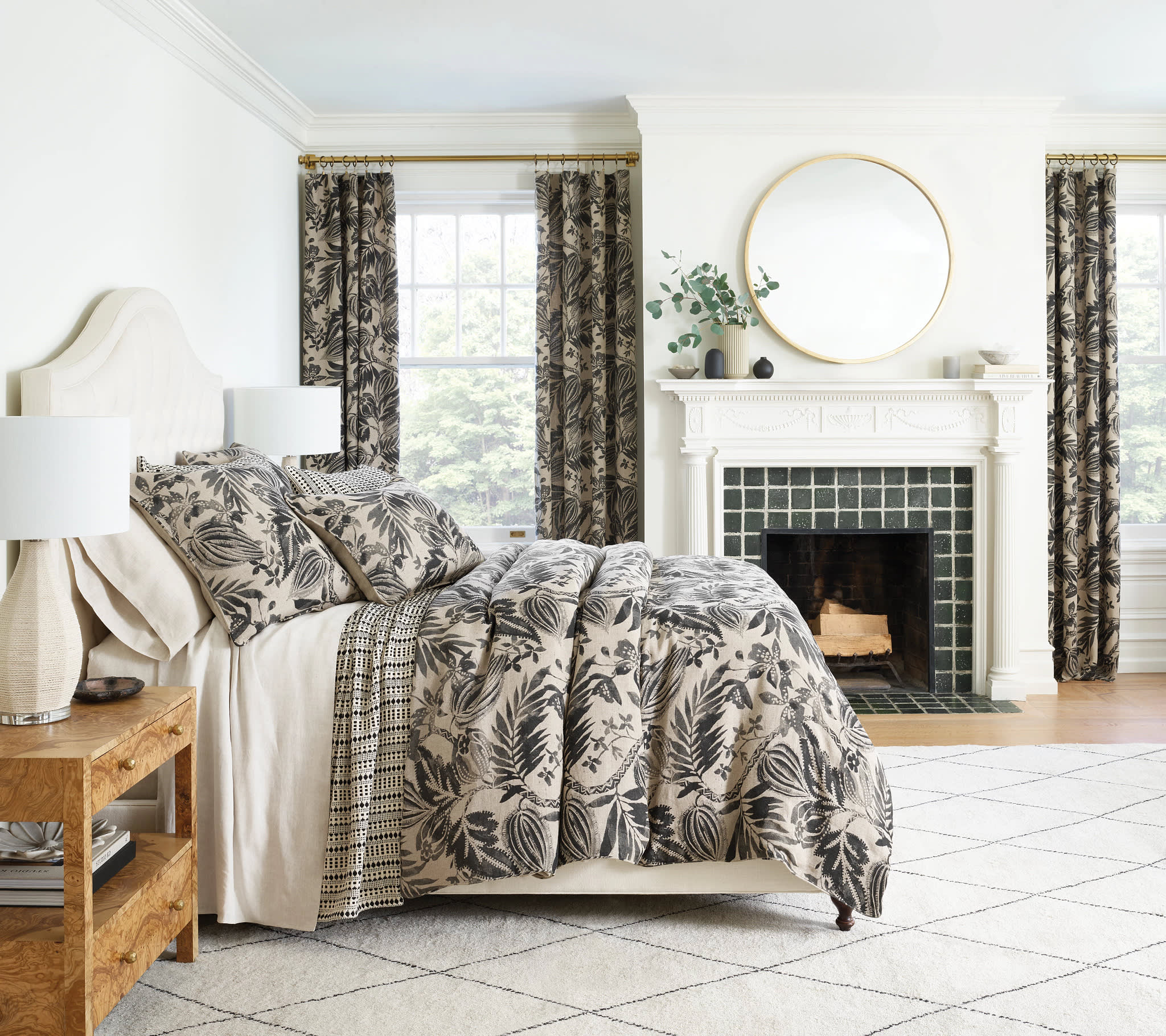 Numa Hand Knotted Wool Rug | Black - Image 3