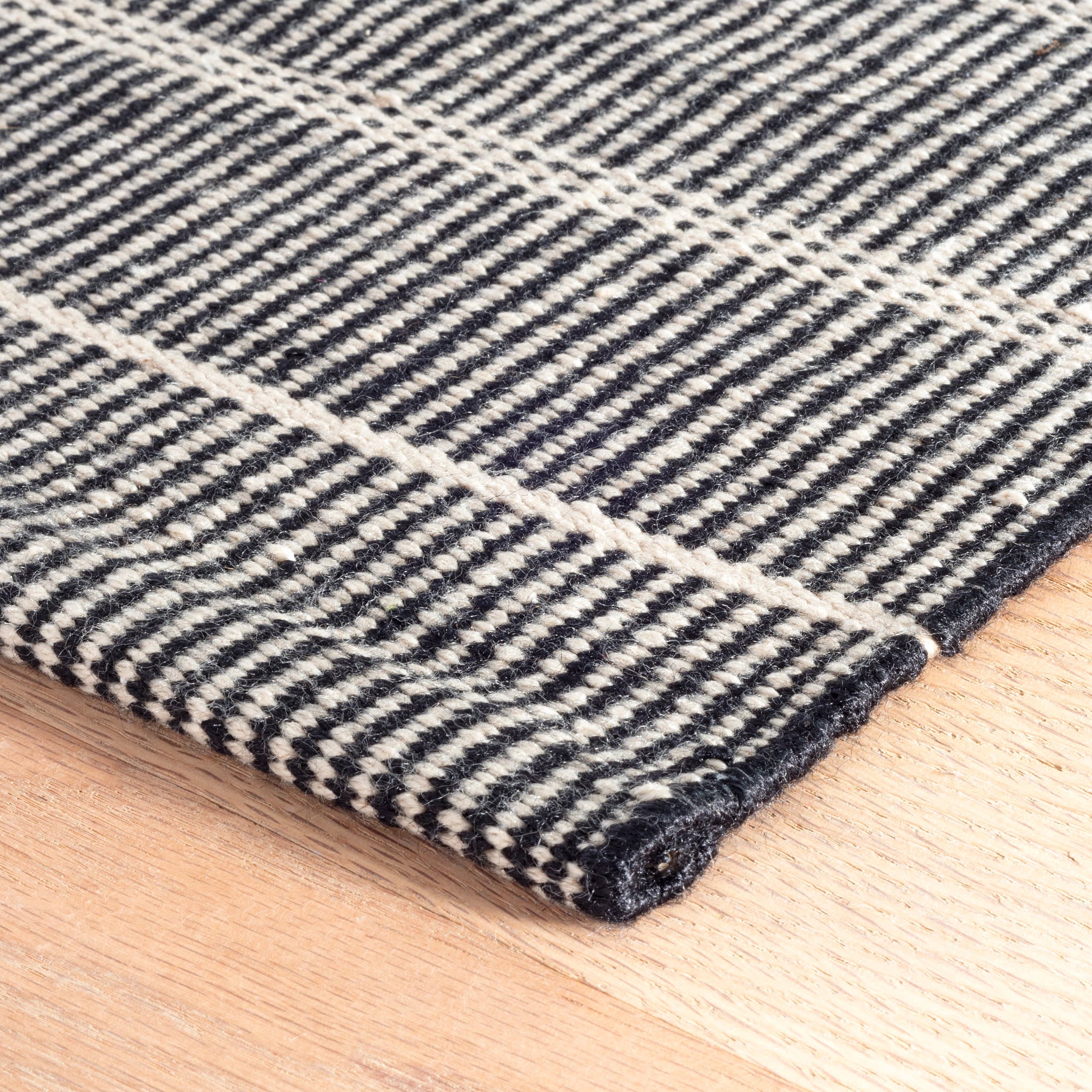 Samson Handwoven Indoor/Outdoor Rug by Bunny Williams | Black - Image 7