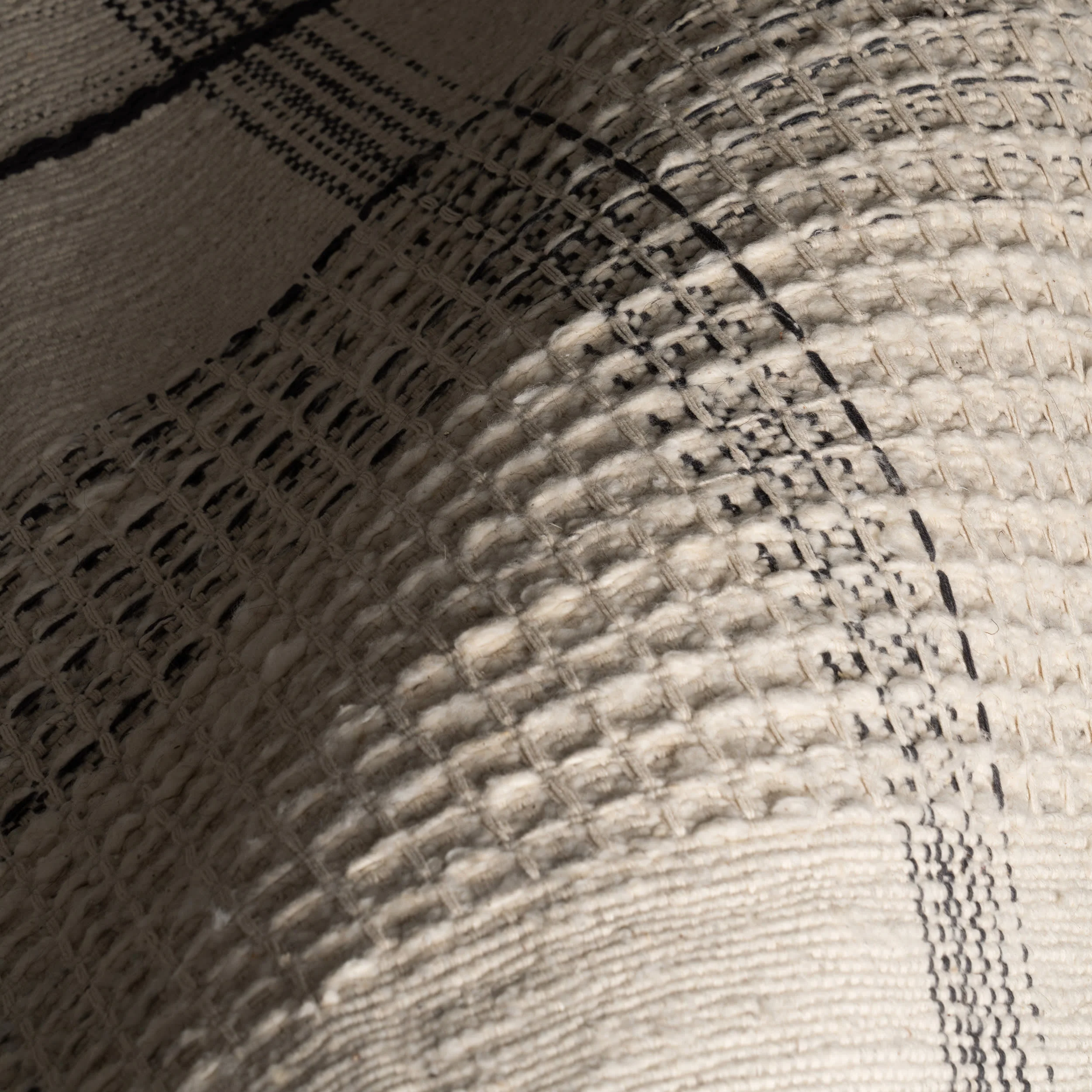Zole Plaid Handmade Cotton Rug | Ivory - Image 4